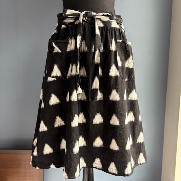 Passion Lilie Black & White Tie Waist Knee Length A-Line Skirt w Pockets - Picture 1 of 14